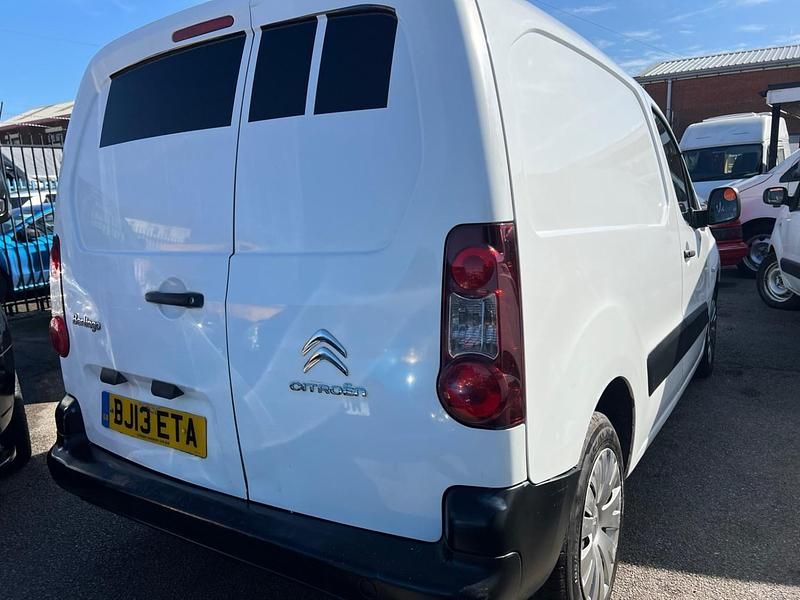 Used Citroën Berlingo 75 HP (55 kW) 2013 White MPV