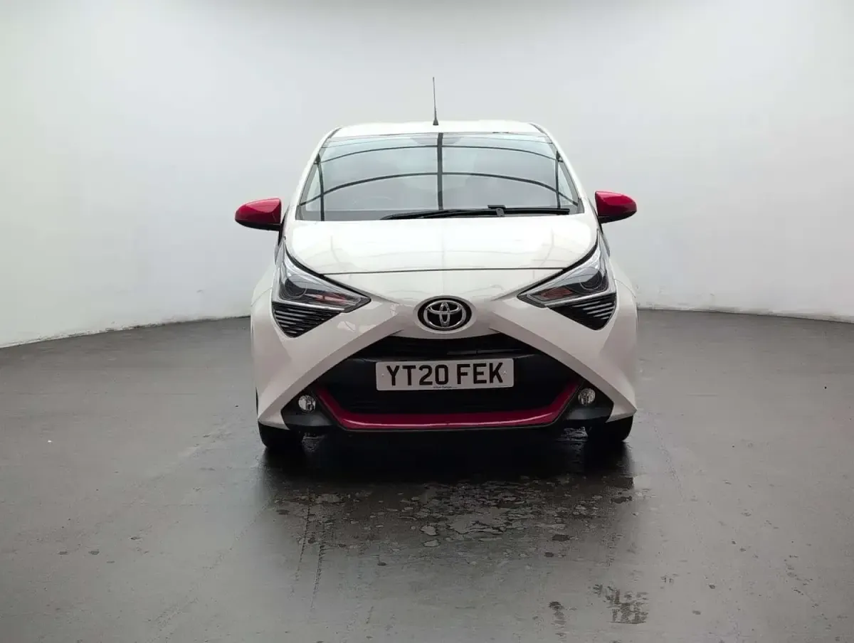 Used Toyota Aygo Trend 72 HP (52 kW) 2020 White Hatchback