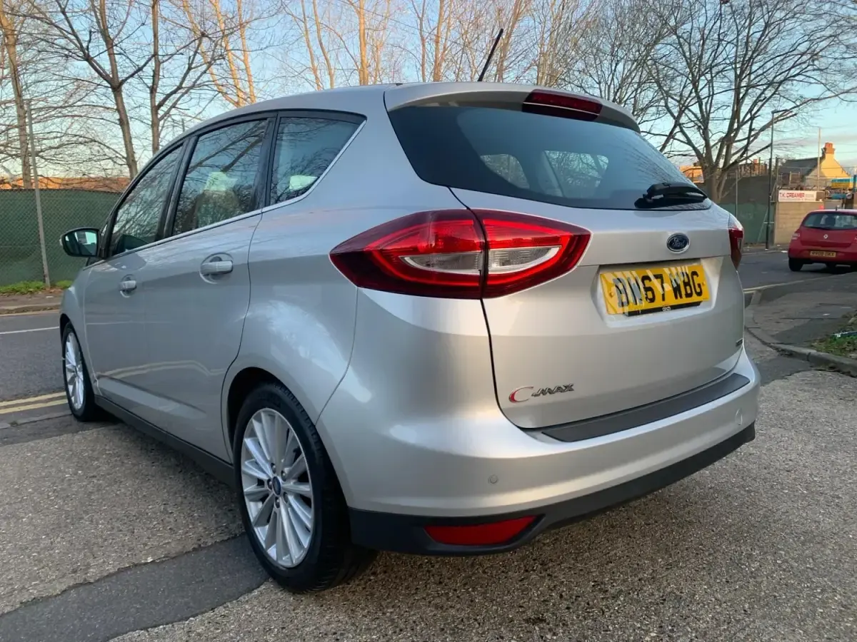 Begagnad Ford C-MAX Titanium 2018 Silver Minibuss