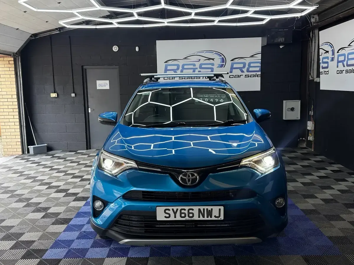 Used Toyota RAV4 2016 Blue SUV