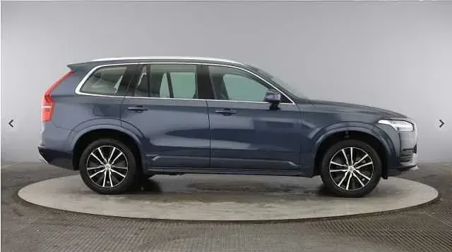 Used Volvo XC90 Momentum 232 HP (170 kW) 2022 SUV