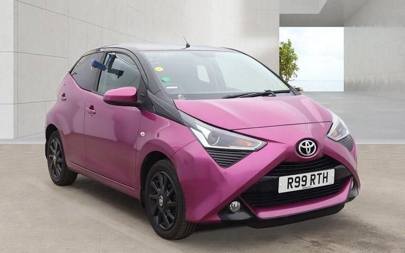 Used Toyota Aygo X-cite 72 HP (52 kW) 2019 Purple Hatchback