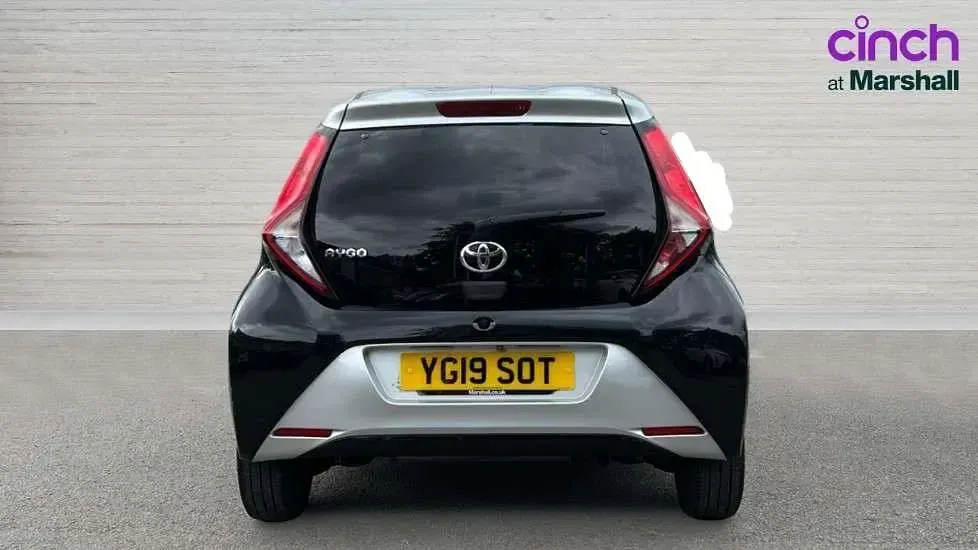 Używany Toyota Aygo X-clusiv 72 KM (52 kW) 2019 Czarny Hatchback