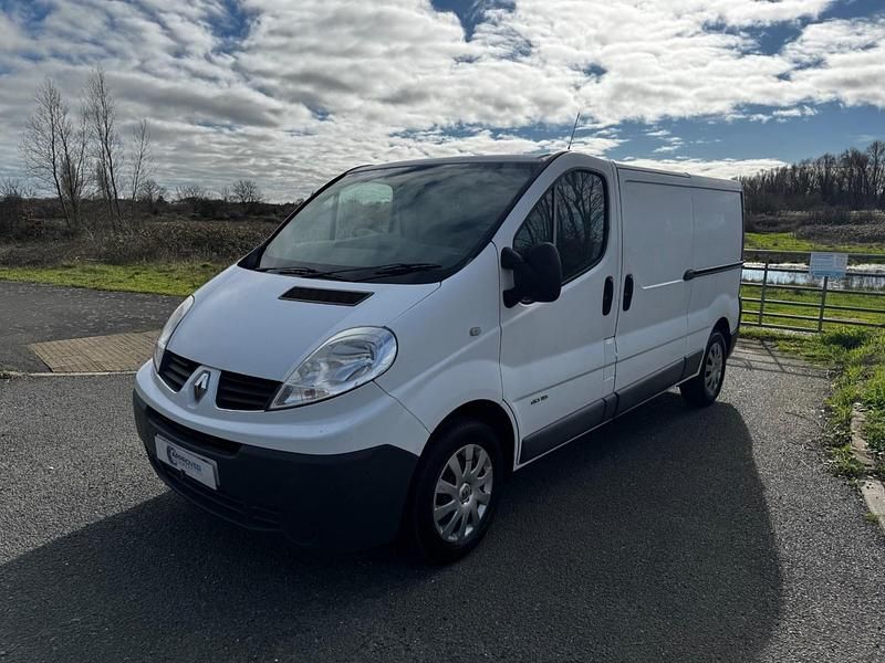 Used Renault Trafic 115 HP (84 kW) 2013 White MPV
