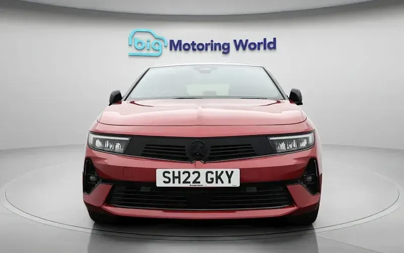 Used Vauxhall Astra GS Line 181 HP (133 kW) 2022 Red Hatchback
