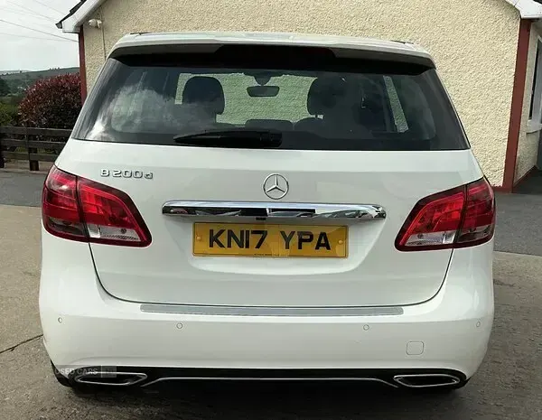 Used Mercedes B200 Executive 2017 White Hatchback