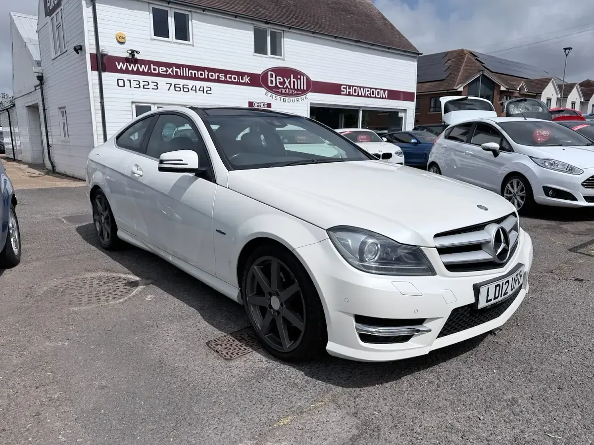 Used Mercedes C250 AMG 204 HP (150 kW) 2012 White Coupe