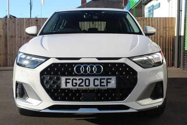 Used Audi A1 Comfort 116 HP (85 kW) 2020 White Hatchback