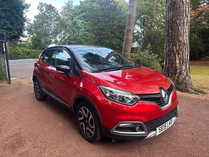 Red Used 2015 Renault Captur Signature SUV | £4,950 (A bit pricey) - Image 1/4