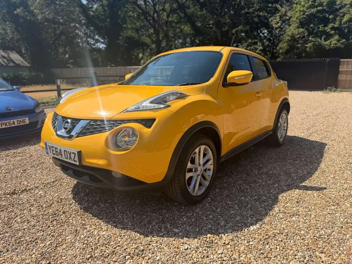 Used Nissan Juke Acenta Premium 115 HP (84 kW) 2014 Yellow SUV