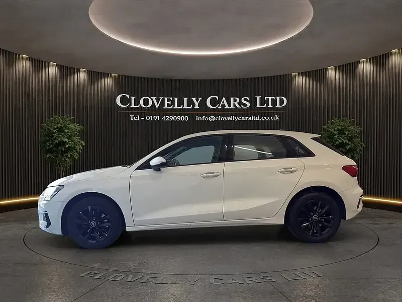 Used Audi A3 Sportback Design 110 HP (80 kW) 2022 White Hatchback
