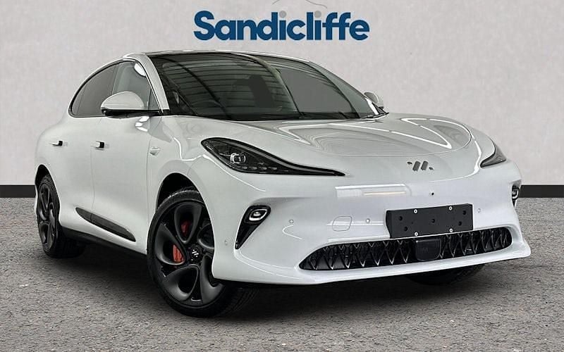 Solid arctic white Used 2025 MG IM6 SUV | £41,630 (Super price) - Image 1/4