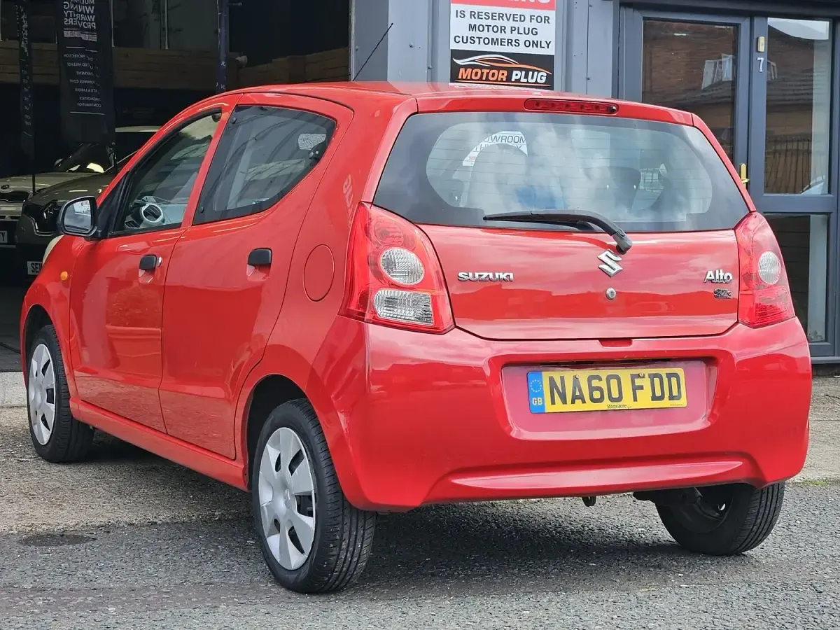 Used Suzuki Alto SZ3 68 HP (50 kW) 2010 Red Hatchback