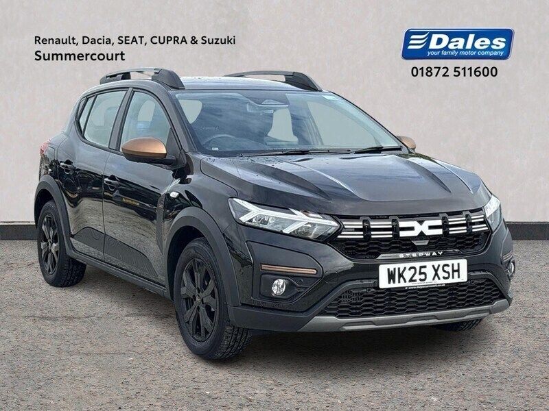 Pearl black Used 2025 Dacia Sandero Extreme Hatchback | £17,000 (Fair price) - Image 1/4