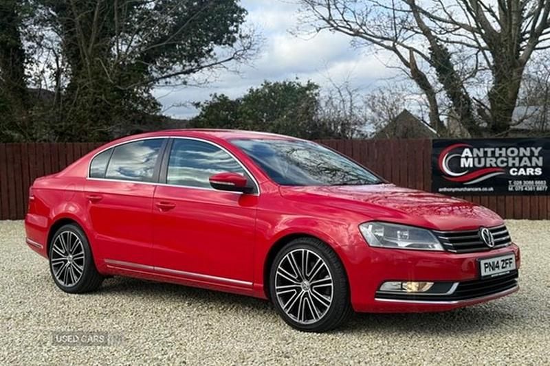 Used VW Passat Highline 140 HP (102 kW) 2014 Red Sedan
