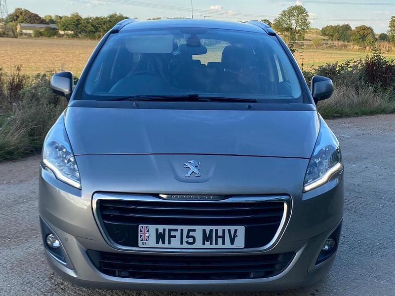 Used Peugeot 5008 Active 115 HP (84 kW) 2015 Grey MPV