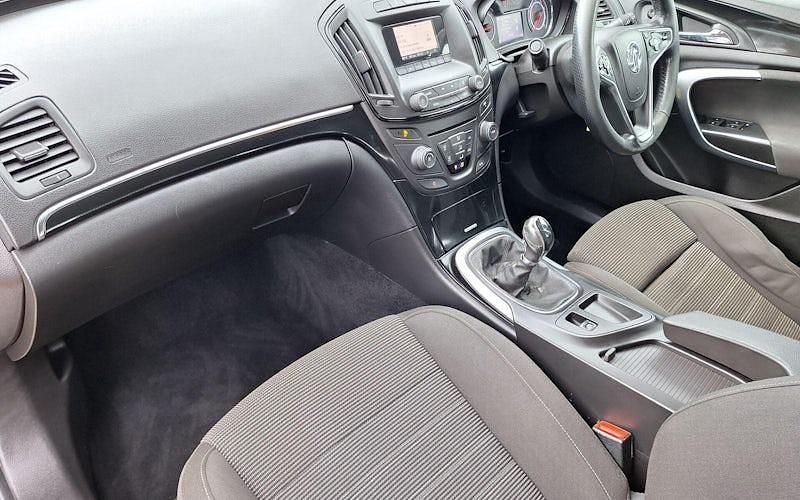 Used Vauxhall Insignia SRi 140 HP (102 kW) 2015 Estate