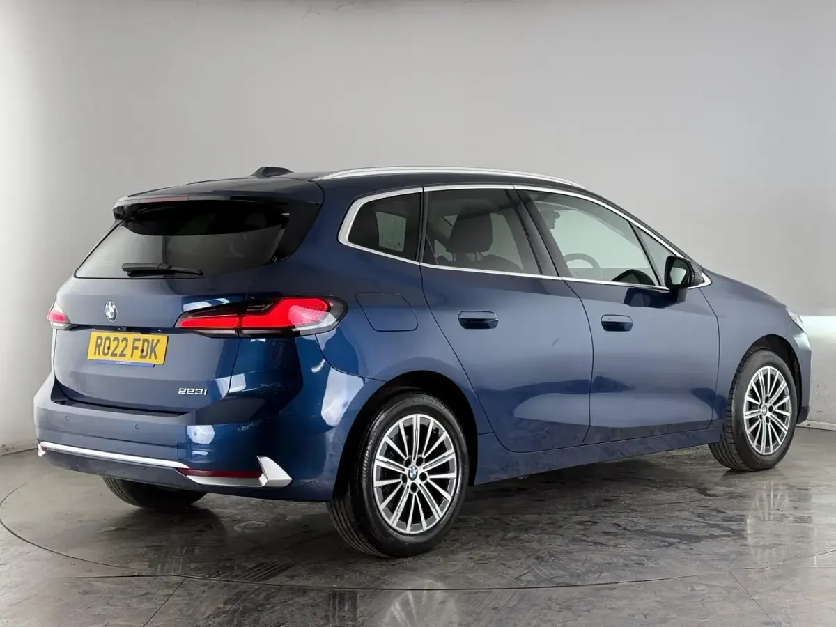 Second-hand BMW 223 Active Tourer Luxury Line 2022 Albastru Monovolum