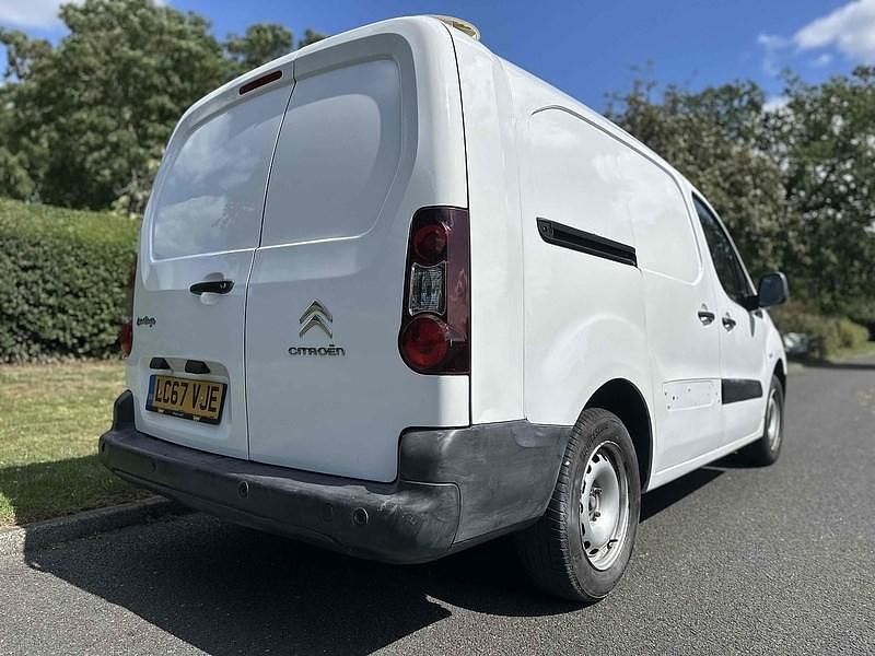 Used Citroën Berlingo 100 HP (73 kW) 2017 White MPV