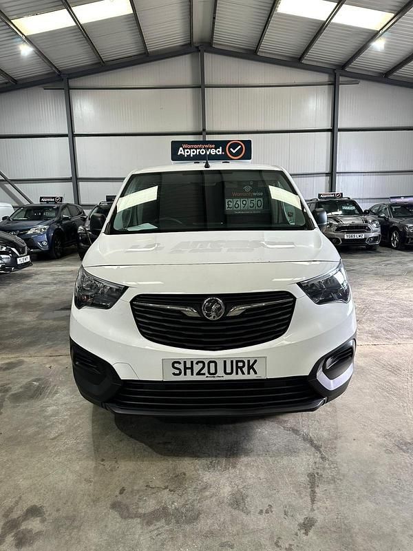 Used Vauxhall Combo Edition 100 HP (73 kW) 2020 White MPV
