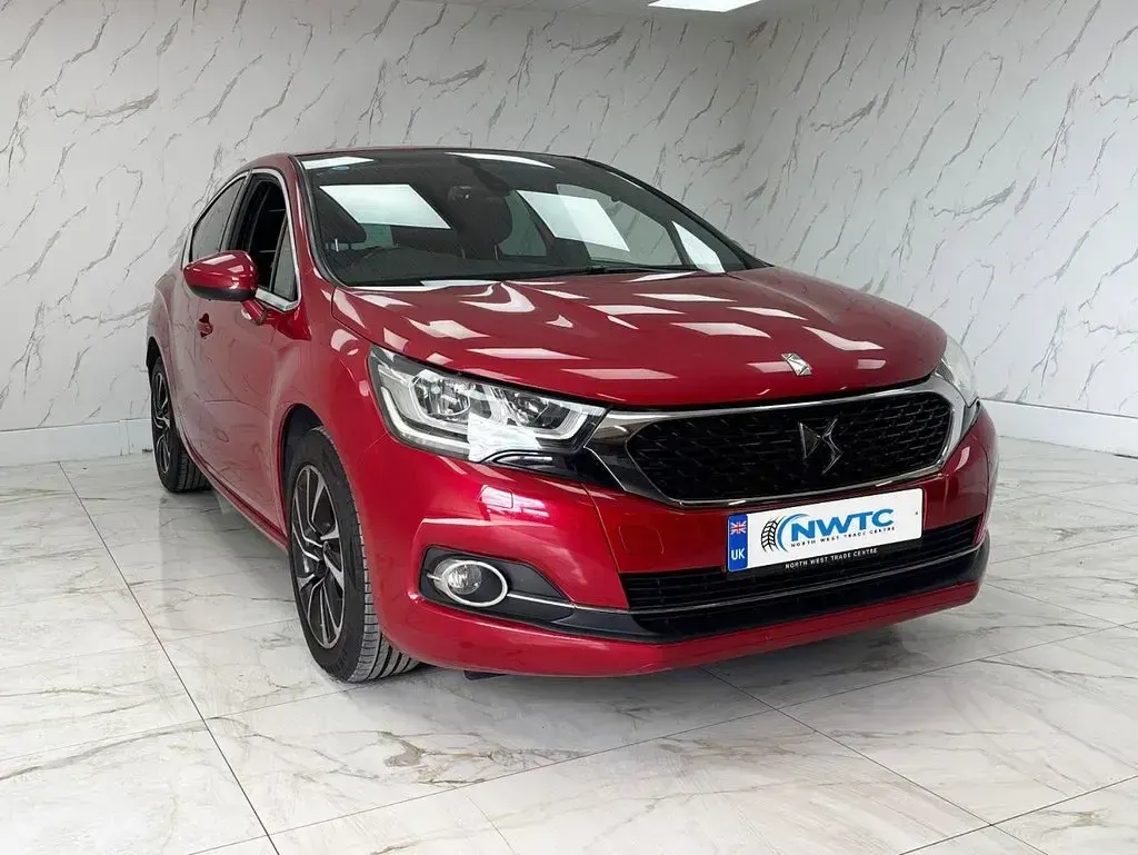 Used DS Automobiles DS4 Elegance 120 HP (88 kW) 2016 Red Hatchback
