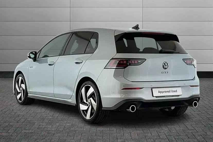 Używany VW Golf VIII GTI 265 KM (194 kW) 2025 Szary Hatchback