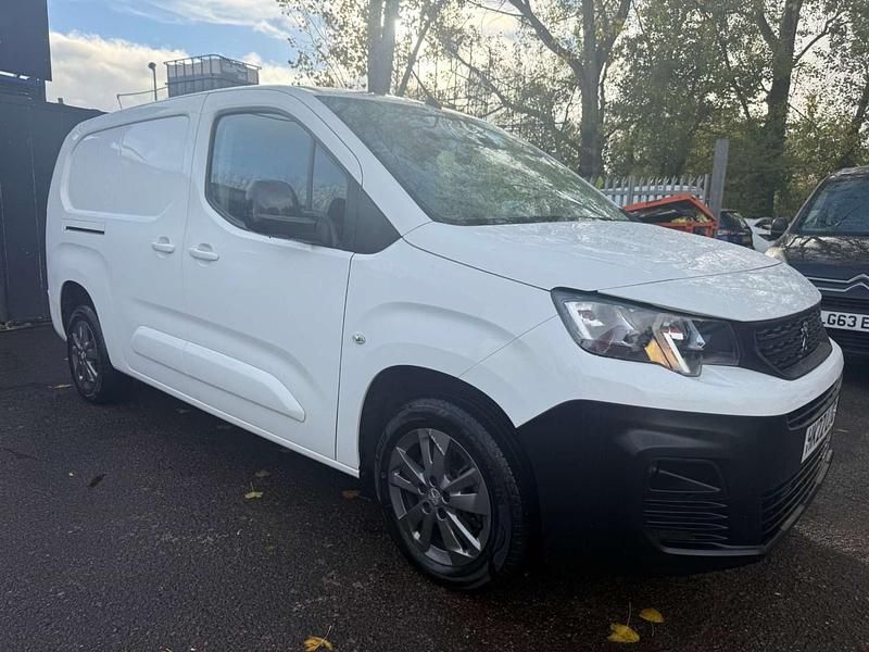 Used Peugeot Partner Premium 2022 White MPV