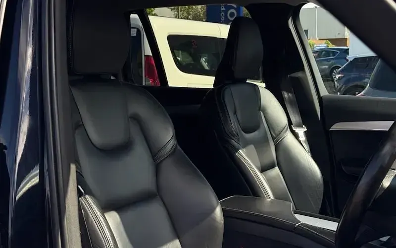 Used Volvo XC90 Momentum 235 HP (172 kW) 2019 Blue SUV