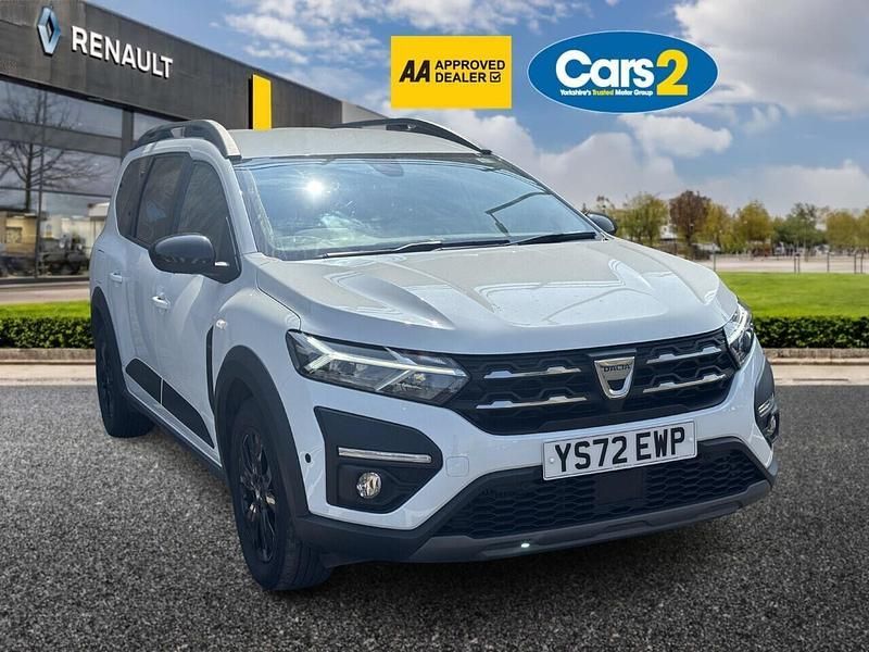 White Used 2022 Dacia Jogger Extreme MPV | £14,350 (Fair price) - Image 1/4