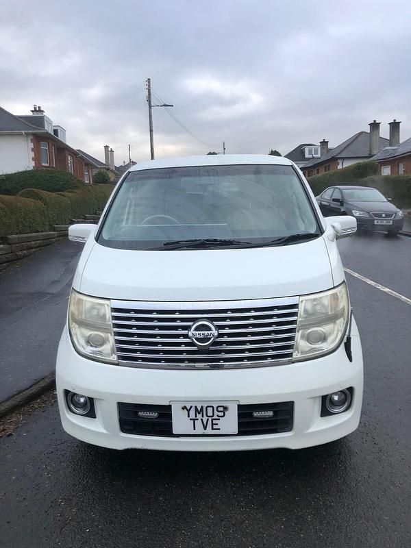 Used Nissan Elgrand 2016 White MPV