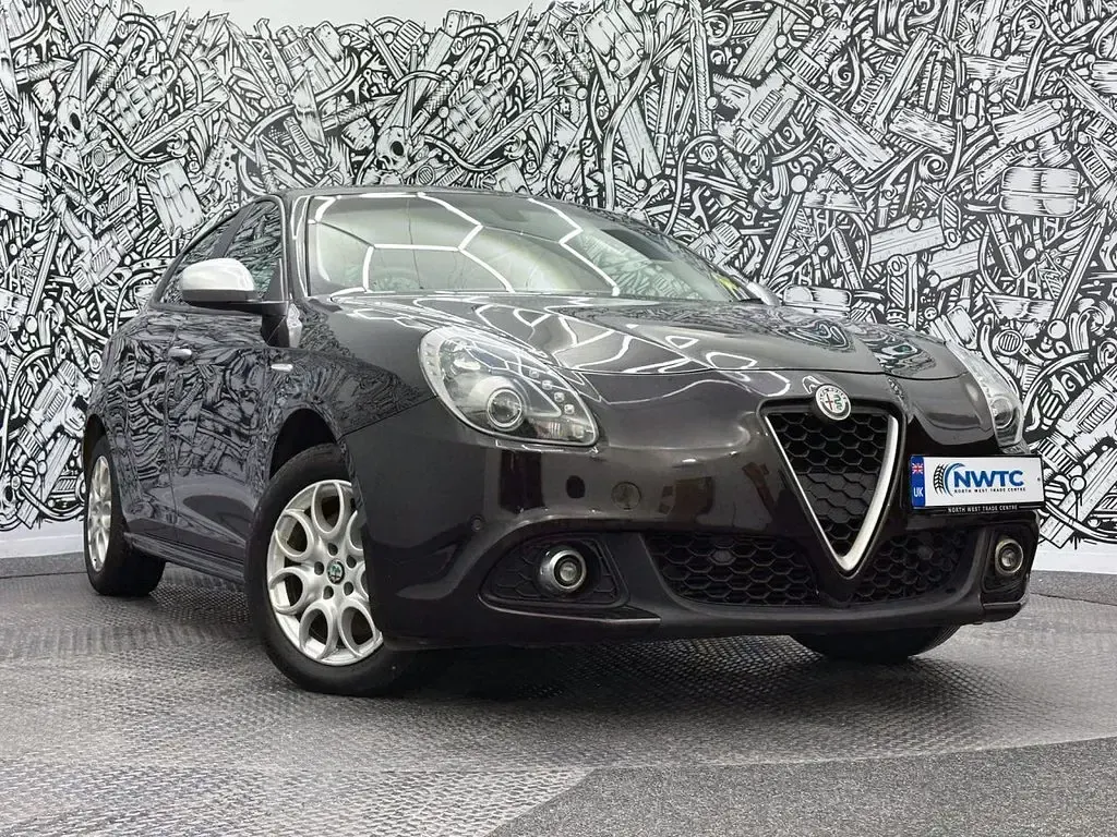 Used Alfa Romeo Giulietta 150 HP (110 kW) 2018 Black Hatchback
