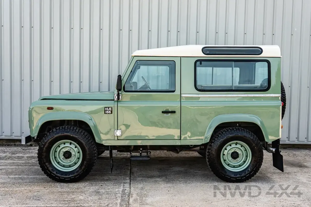Used Land Rover Defender Heritage 2004 Green Estate