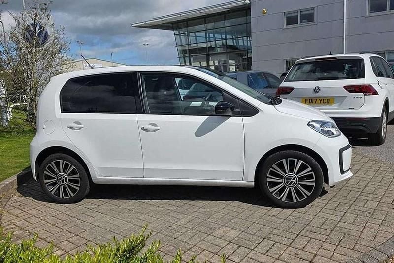 Usado VW up! Black Edition 65 HP (47 kW) 2022 Branco Citadino