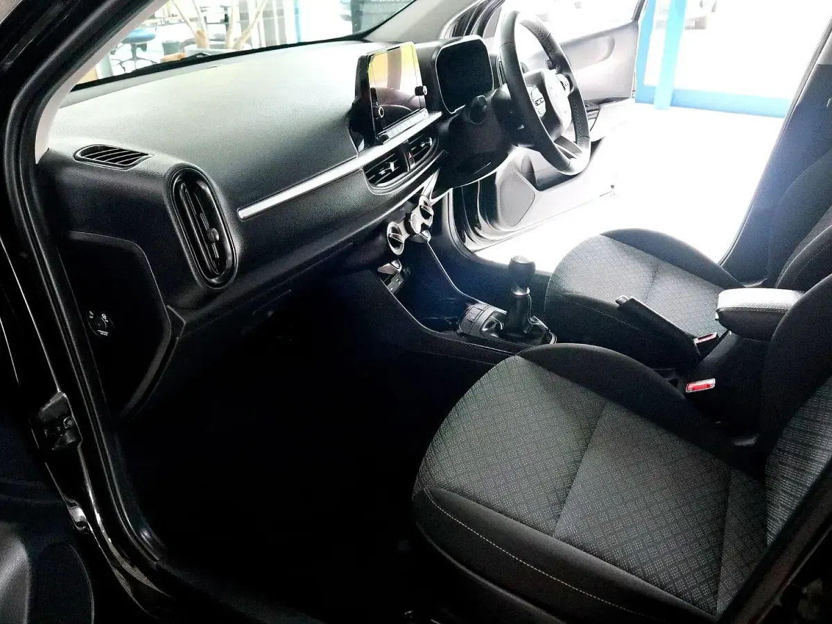 New Kia Picanto 2025 Black Hatchback