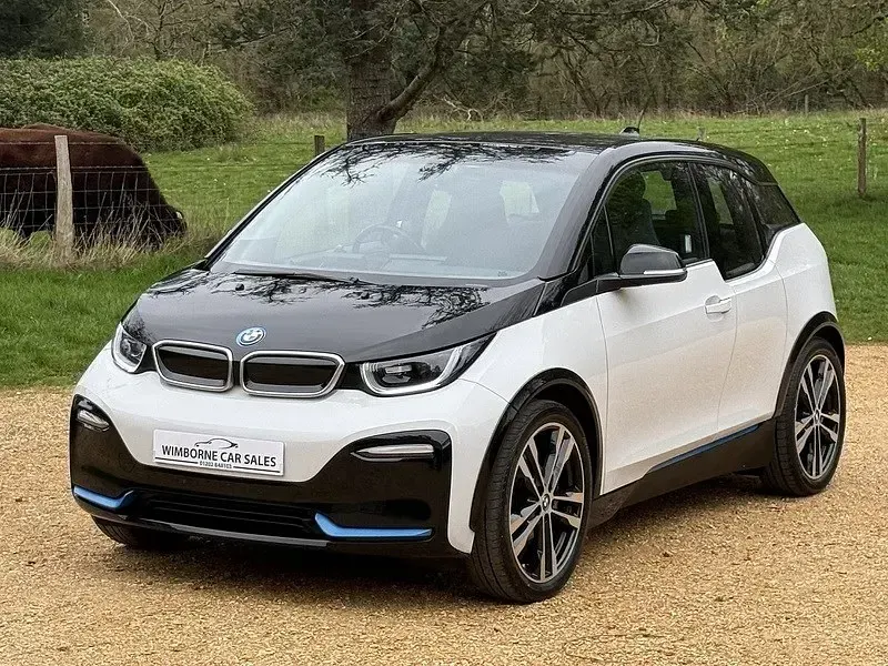 Begagnad BMW i3 Comfort Edition 135 kW (184 HK) 2022 Vit Halvkombi