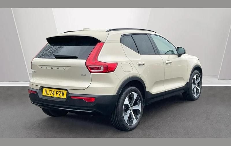 Usado Volvo XC40 Plus 197 HP (144 kW) 2024 Bege SUV