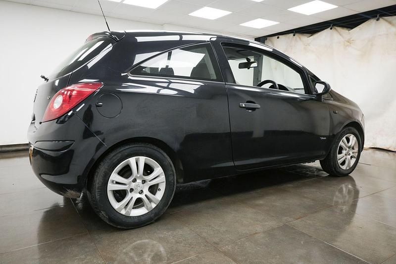 Begagnad Vauxhall Corsa 2008 Svart Halvkombi