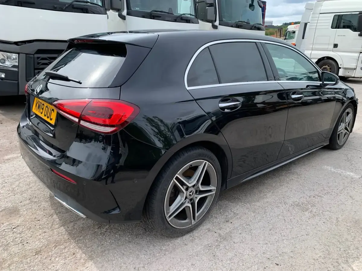 Begagnad Mercedes A200 AMG Line Premium 2019 Svart Halvkombi