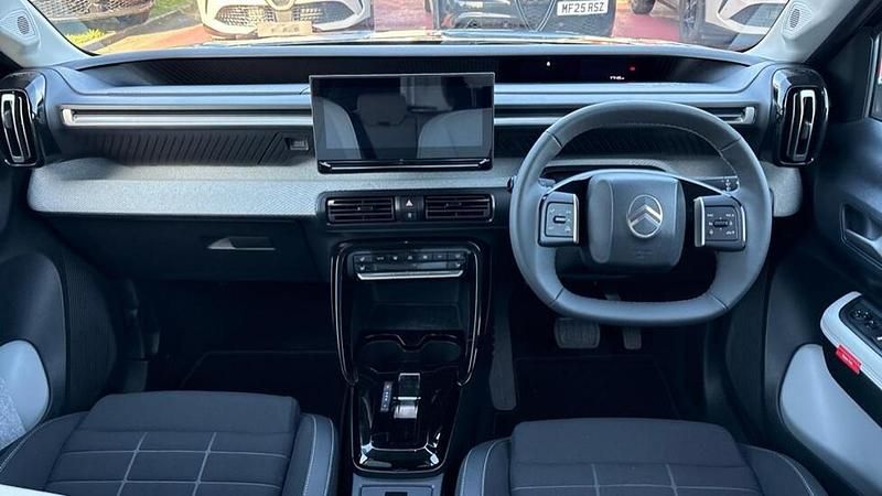 Used Citroën e-C3 81 kW (111 HP) 2025 Black Hatchback