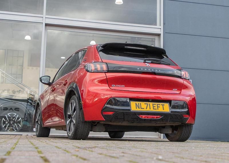 Used Peugeot e-208 Premium 98 kW (134 HP) 2021 Red Hatchback