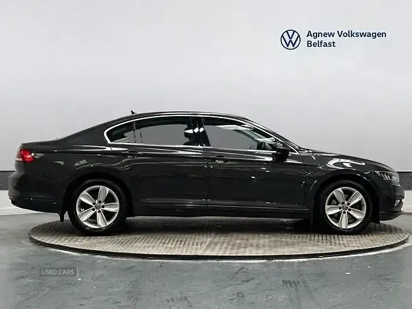 Used VW Passat SE 150 HP (110 kW) 2021 Grey Sedan