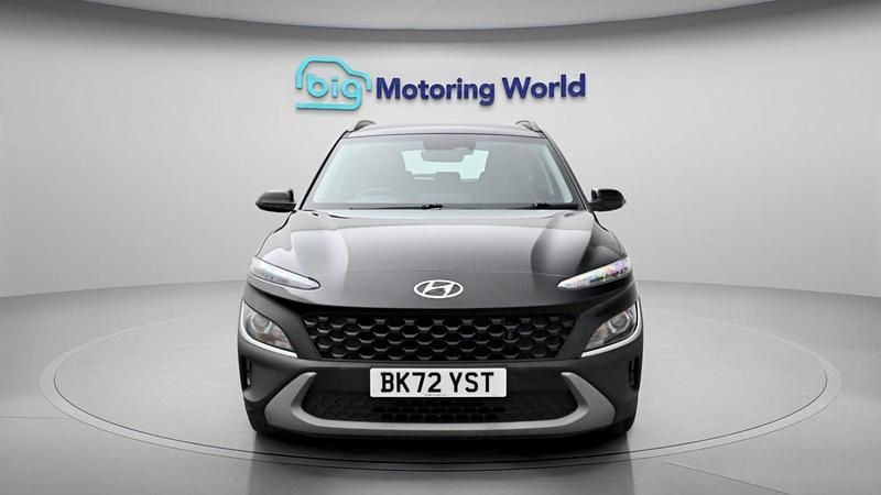 Second-hand Hyundai Kona SE 141 CP (103 kW) 2022 Negru SUV