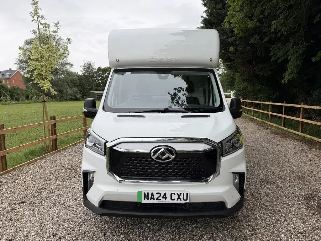 Used Maxus eDeliver 9 150 kW (204 HP) 2024 White Van
