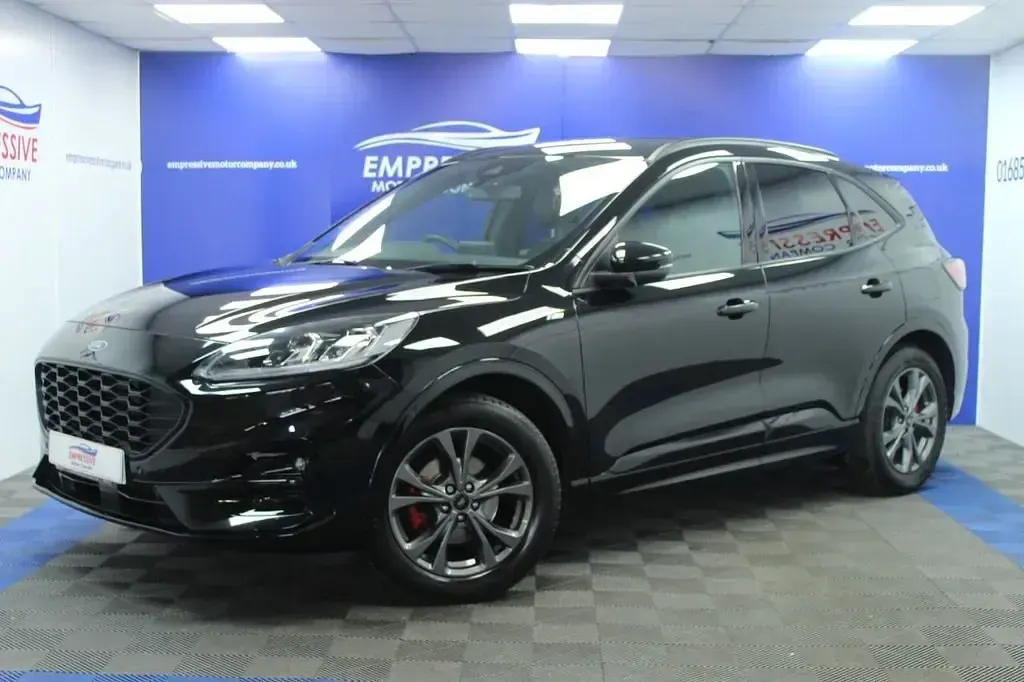 Begagnad Ford Kuga ST-Line 120 HK (88 kW) 2021 Svart SUV