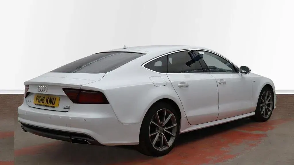 Used Audi A7 S-Line 2016 White Hatchback