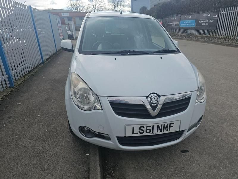 Used Vauxhall Agila 94 HP (69 kW) 2011 White MPV