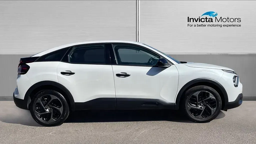 Used Citroën C4 PureTech 101 HP (74 kW) 2023 White SUV