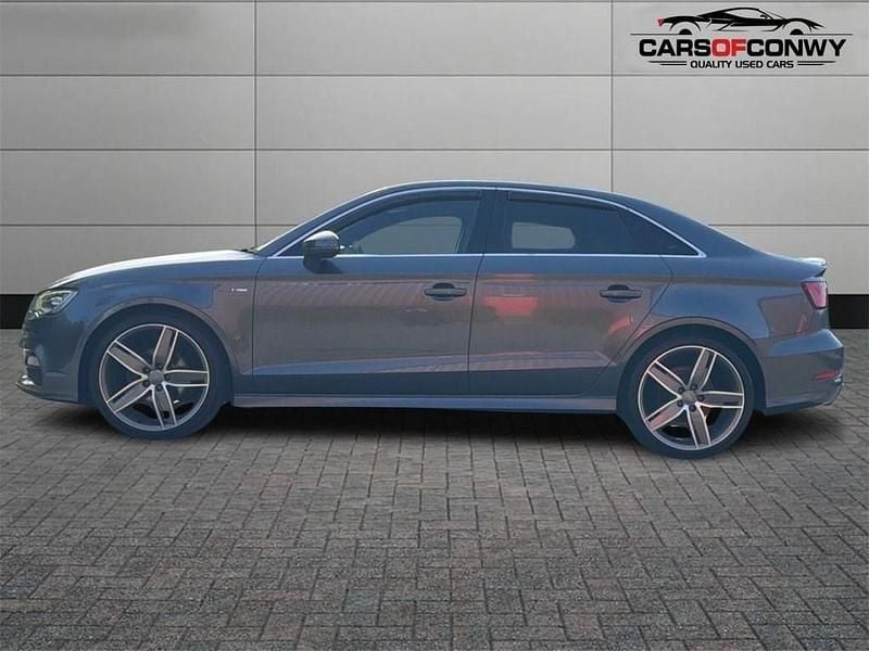 Usado Audi A3 S-Line 150 HP (110 kW) 2016 Cinzento Sedan