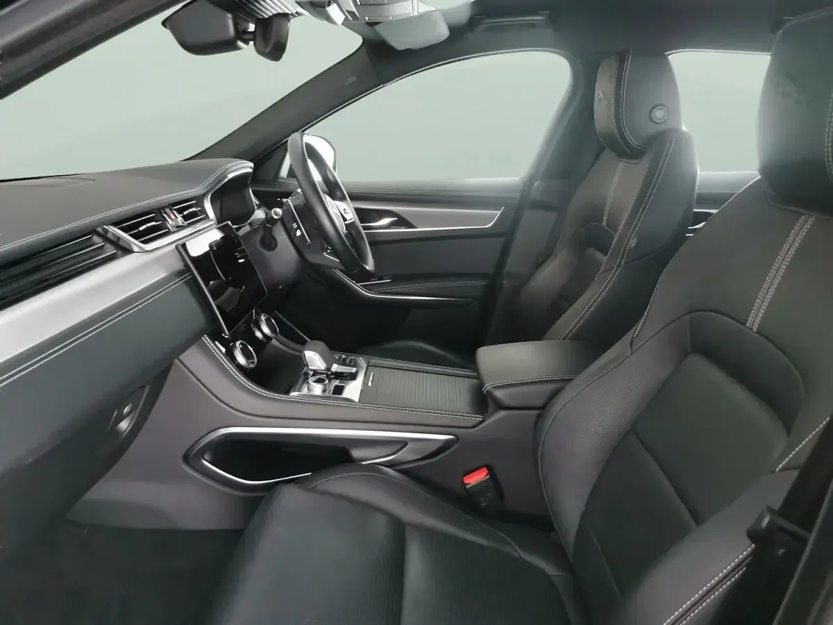 Used Jaguar F-Pace R-Dynamic 204 HP (150 kW) 2022 Black SUV
