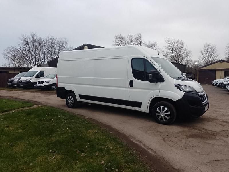 Used Peugeot Boxer 130 HP (95 kW) 2017 White Van